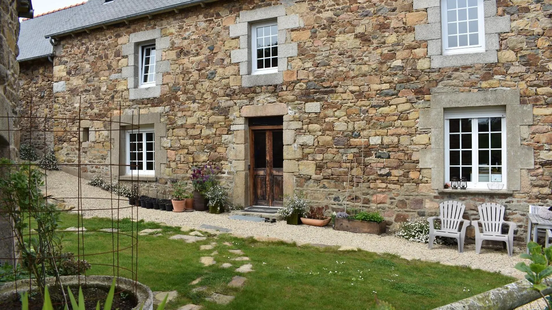 Chambres Et Tables D'Hotes Cornec Ploubazlanec 0*,  France